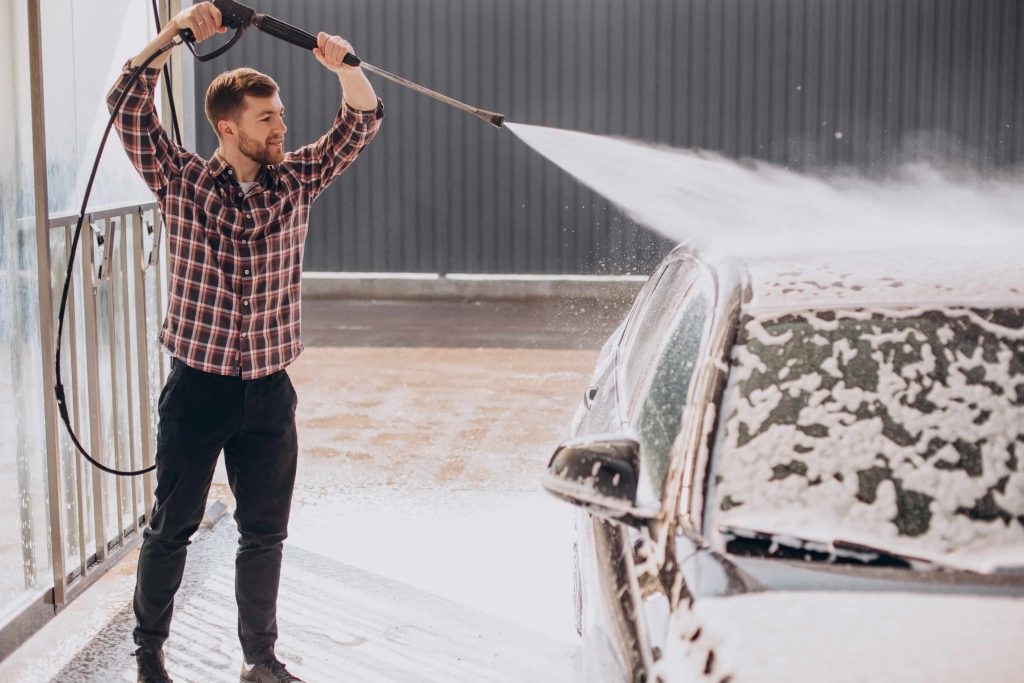 שמירה על רכב נקי בחורף: טיפים להתמודדות עם האתגרים הסובלניים -